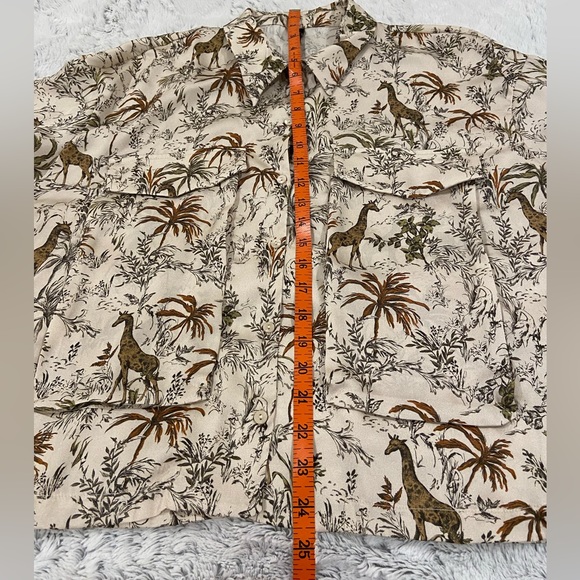 Zara TRF Collection - Giraffes Print Button down Blouse Size L - Picture 12 of 14